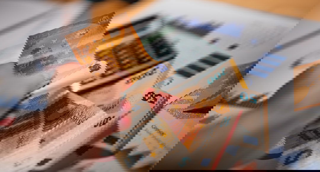 Vergleich: Gutscheine und Cashback beim Sparen